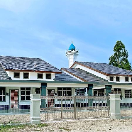 Nazza Homestay Besut With Swimming Pool Kampung Raja Eksteriør billede