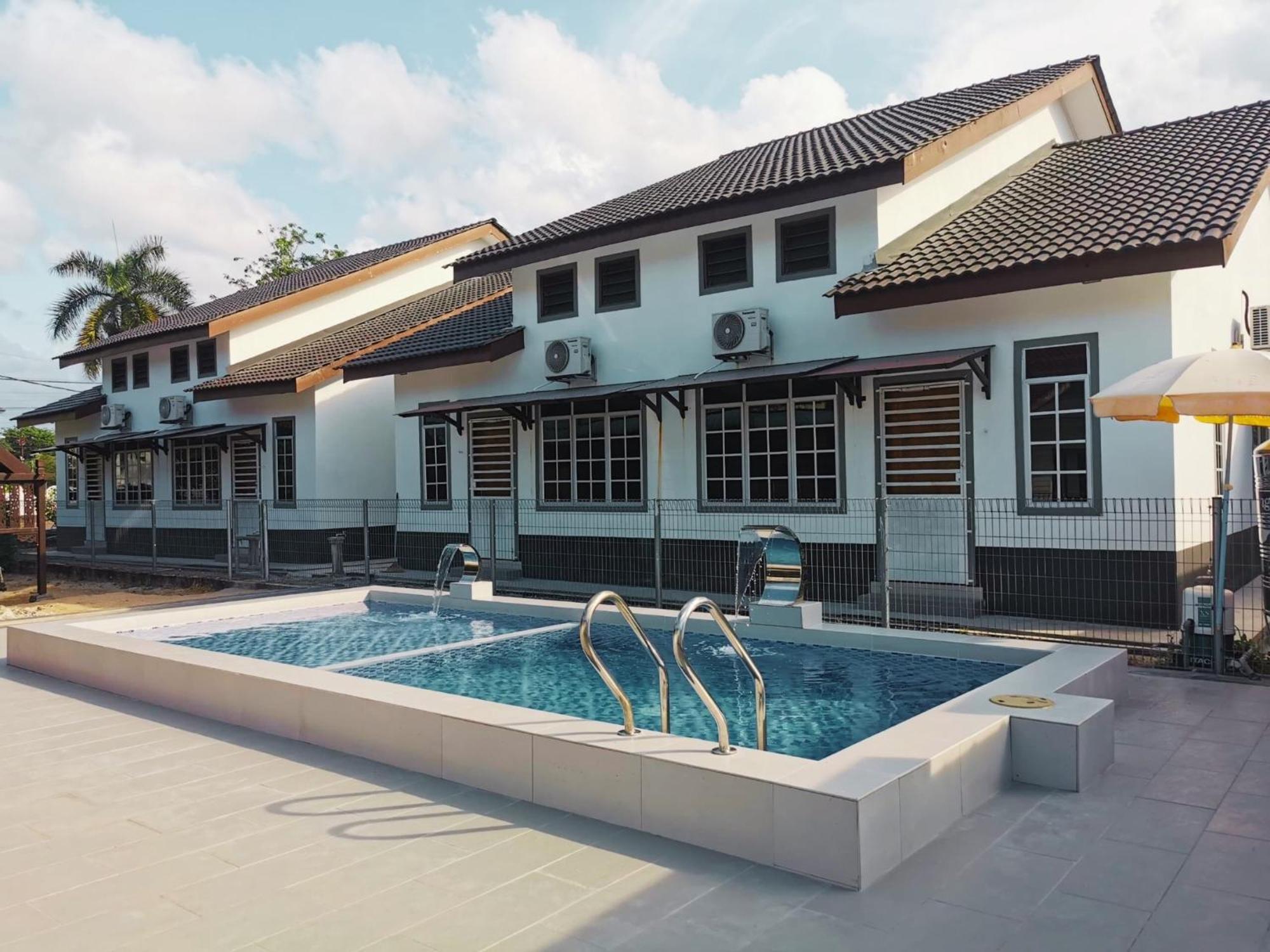 Nazza Homestay Besut With Swimming Pool Kampung Raja Eksteriør billede